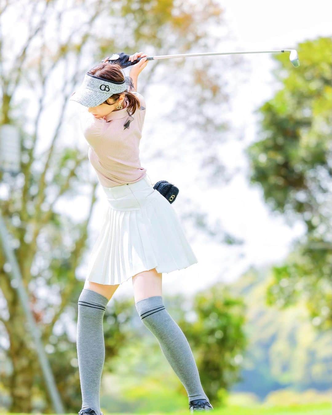 緒方咲さんのインスタグラム写真 - (緒方咲Instagram)「⛳️💕  先日、「第一回G.I Ladies Golf Tournament」 に参加させていただきました🩷  総フォロワー120万超えの ゴルフ女子インスタグラマー限定で開催されました🏌️‍♀️❣️  美女ばかりで華やかなゴルフコンペでした❤️ 夏頃開催するらしいのでまた参加できたらいいな😆💕  幹事をして下さった @saori.kurosuさん🫶 @naho.golfyoga さん🫶 ありがとうございました🙇‍♀️🌈💞  ✨ご協賛企業様✨ @hoapiligolf @greenonjp @vivaheartofficial @sukiyakichikayo @garden_clinic_official @irishman @matt_emrose_official @tobiemon_golf_ @noelreussir_official @guernika_jpn @club_onoff @mezamel_official @teerexgolf.official @cpggolf_official @camelresort @slimwalk_pip @noraneco_datsumo @kan.izawa.patent.office.1930  #ゴルフ #ゴルフ女子 #女子ゴルフ #ゴルフウェア #ゴルフコンペ #ゴルフ好きな人と繋がりたい #golf #インスタグラマー #インフルエンサー #ホアピリ #グリーンオン #vivaheart #ビバハート #ガーデンクリニック #irishman #アイリッシュマン #エムロゼ #noelreussir #guernika #onoff #オノフ #mezamel #teerexgolf #cpggolf #tobiemon #キャメルゴルフリゾート #slimwalk #スリムウォーク #noraneco #井澤国際特許事務所」5月29日 18時47分 - chaaansaki