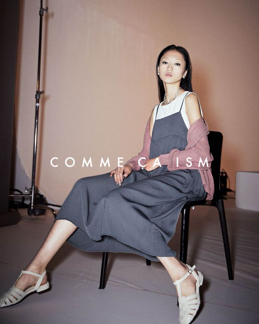 COMME CA ISMさんのインスタグラム写真 - (COMME CA ISMInstagram)「#commecaism #コムサイズム #ファッション #ファッションコーデ #レディースファッション #レディースコーデ #ワンピース #ワンピースコーデ #カーディガン   @commecaism_official」5月29日 19時02分 - commecaism_official