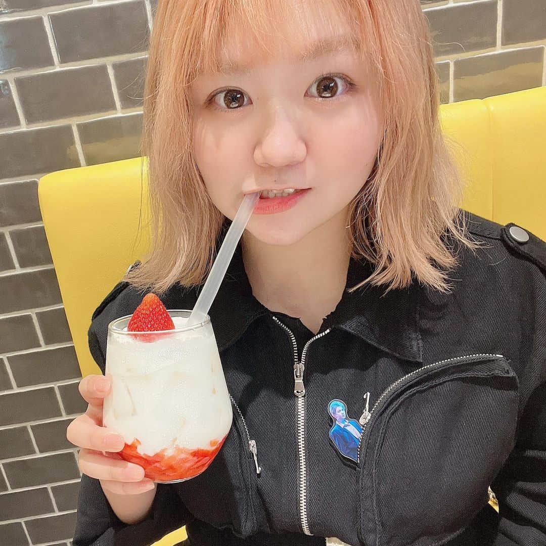 ちょこばななさんのインスタグラム写真 - (ちょこばななInstagram)「ゆせをさがせ🍓 . #flippers#いちごミルク#strawberry#milk#fantastics#八木勇征#大阪旅行#大阪グルメ」5月29日 19時02分 - choco8787banana