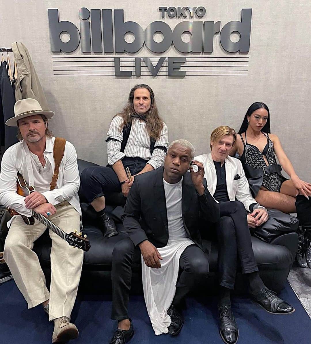 大門弥生のインスタグラム：「Arigatooo @vintagetrouble 💎✨✨ I appreciate y'all for coming our unforgettable live show, and VT thank u for having me!!!!!  最幸すぎた二日間！！！！ ビルボード、グリーンルームに来てくれた皆様、ありがとうございました✨✨✨  今回来日したVintage Troubleのコーラスサポートを通して、Tyの音楽に対する真面目さと愛、仲間に対する優しさと愛から沢山の事学びました。  VTファンの皆様やグリーンルームにダイモンの為に足を運んでくれた皆の愛にも大感謝。  今年は私も10周年を迎え 自身のライブを開催する準備中デス！！！  もう少しで情報解禁されるので 待っていてな！！！！！  Big Love🫶🫶🫶」