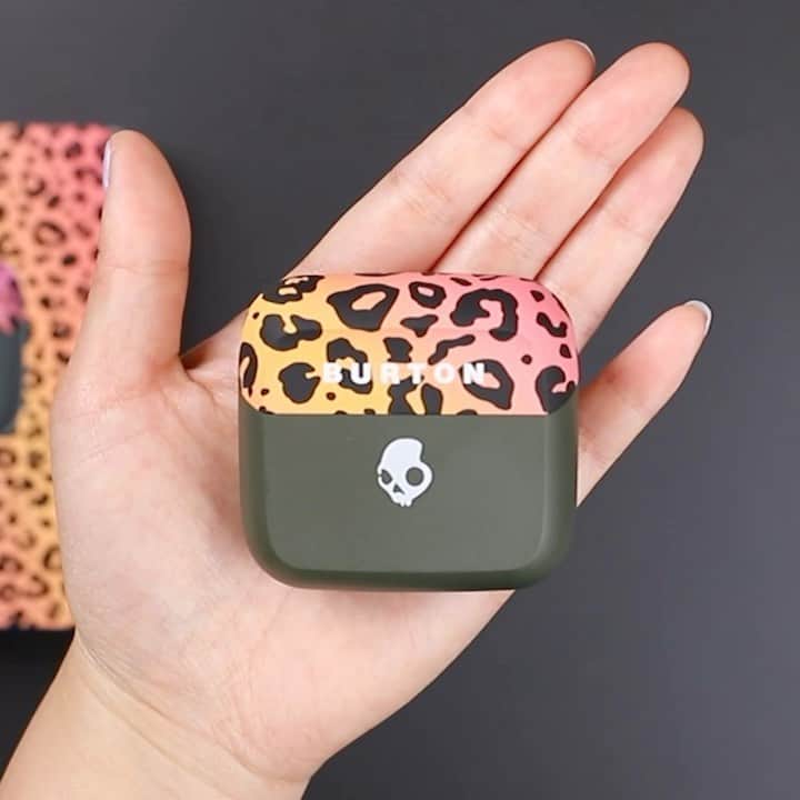Skullcandy Japanのインスタグラム：「小型で軽量完全ワイヤレスイヤホンMod💀 てのひらサイズ✨ パッケージからこだわったデザイン✨ 毎日使うイヤホンをおしゃれに高音質で」