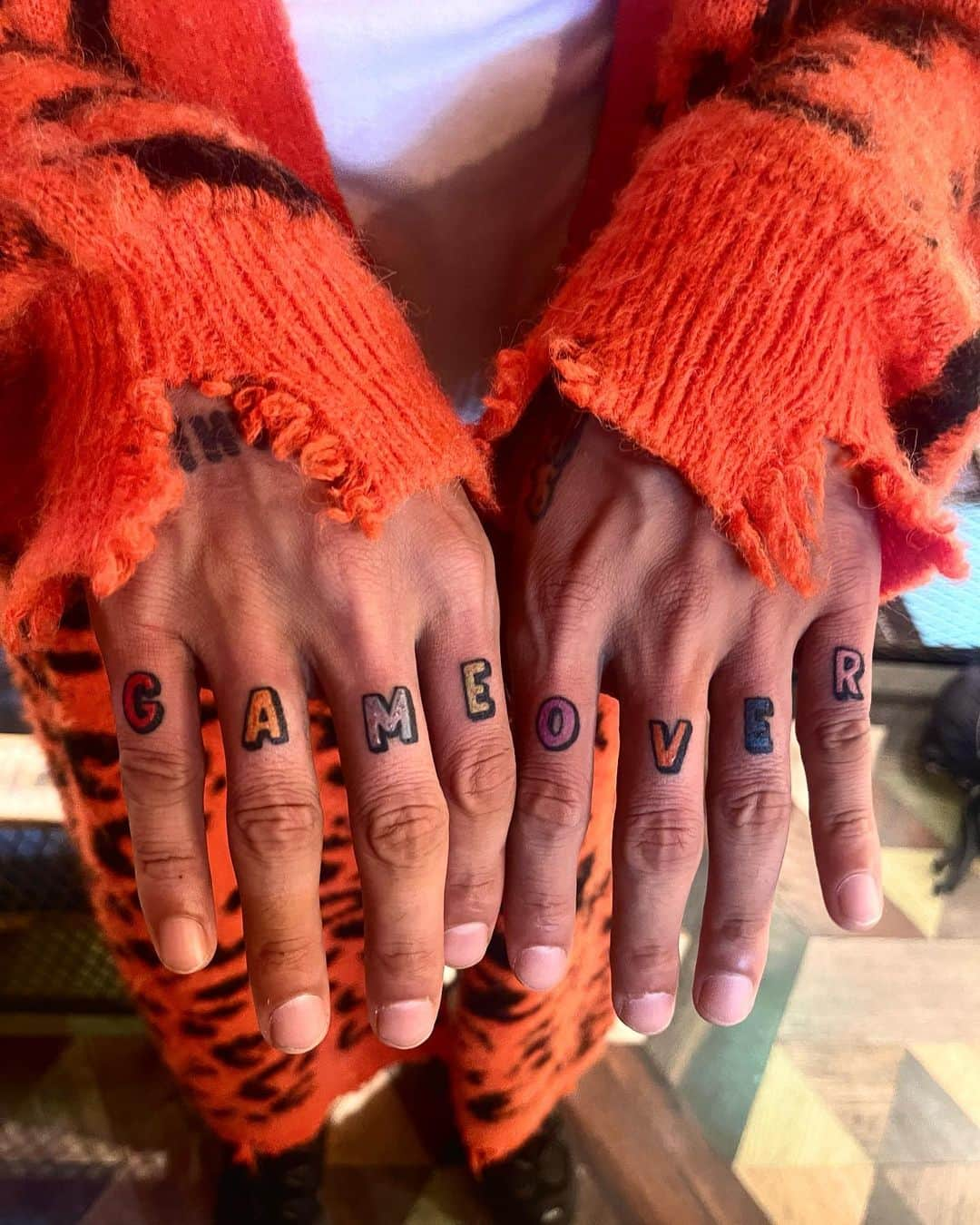 Staxx Tのインスタグラム：「G A M E  O V E R🤮♥️♥️♥️  可愛すぎて指見るたび気絶しそう  Tattooed by @ue_the_parlour Thank u🫶🏽  #CREAM #CHAPTERS  #GAMEOVER #TATTOO #終わりだよ」