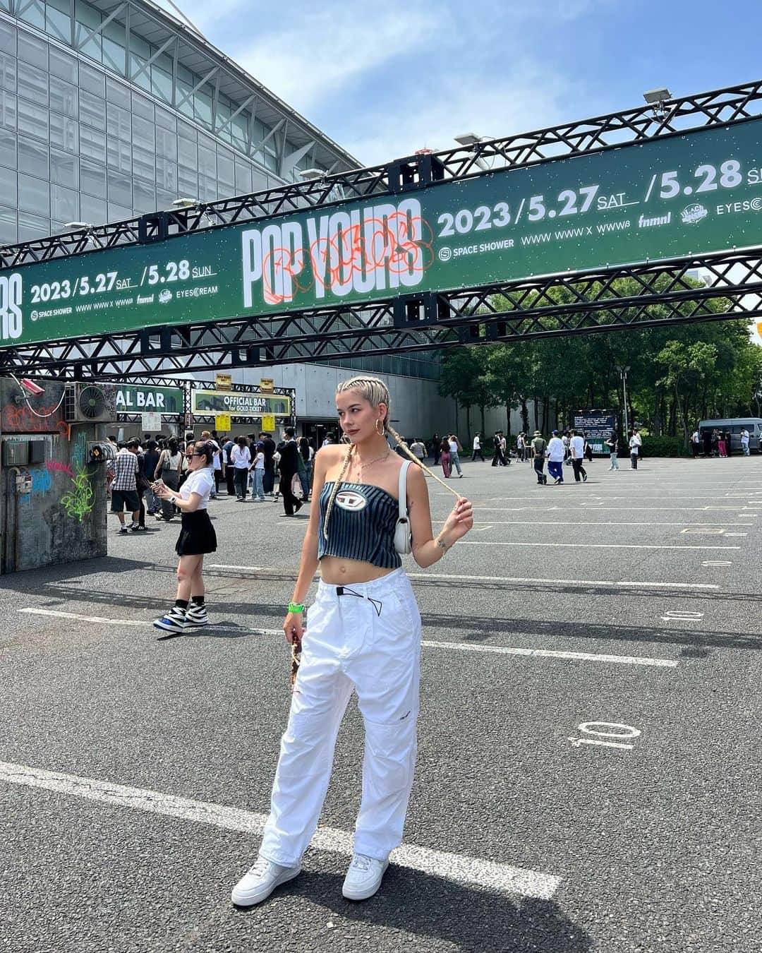 Satomi Biancaのインスタグラム：「💚💙🤍💜 　　 @pop_yours    大好きなアーティスト達のライブをたっぷり味わえて最高以外の何でもなかった🥲🫶🏼❤️‍🔥 　　 本当に行けて良かった🥲🙏🏼 　　 　 きっとこれから何度も思い返す事になる2日間となりました🪐 　　 全てに感謝🫂🌹」