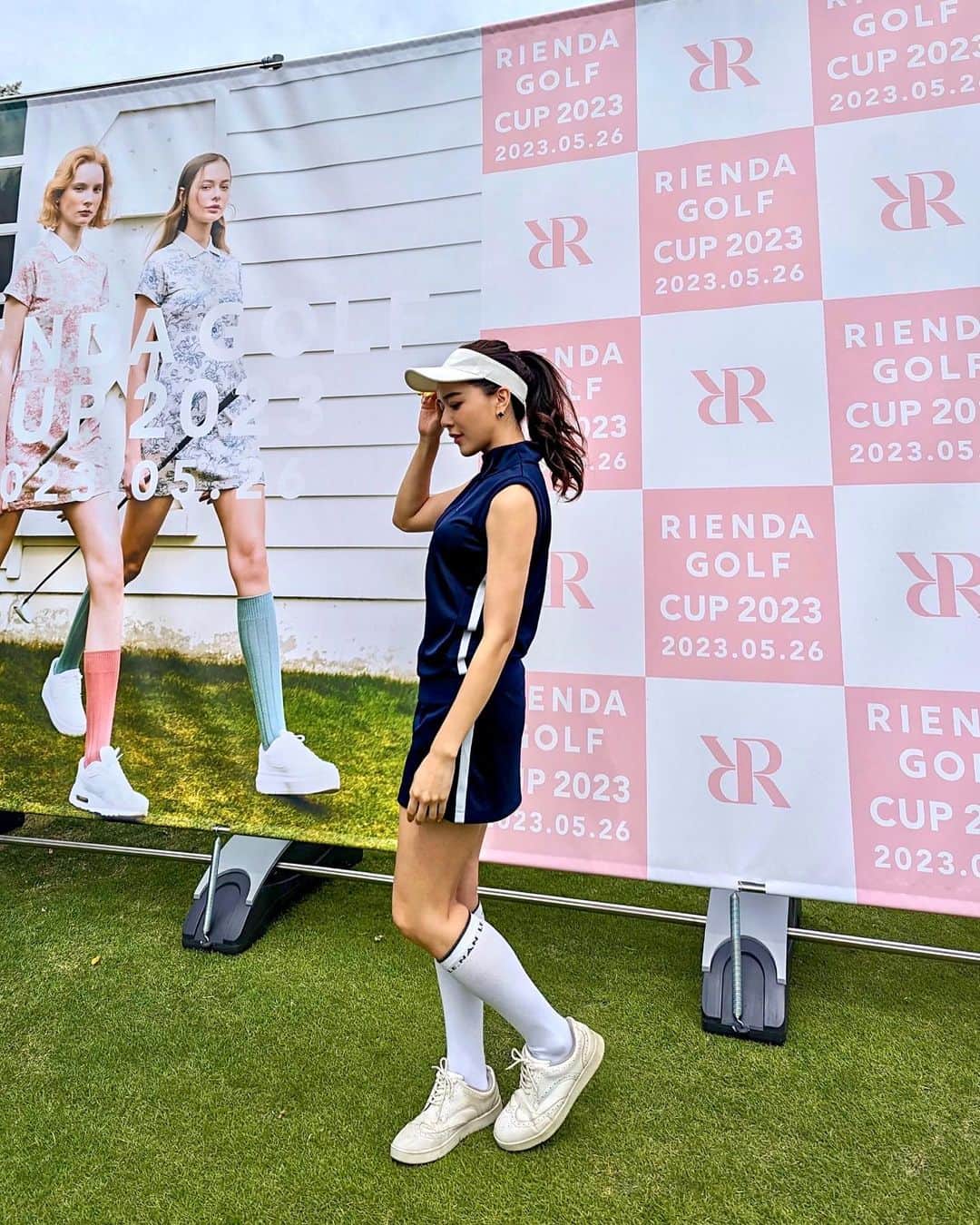 石井里奈さんのインスタグラム写真 - (石井里奈Instagram)「riendagolf cup2023⛳️🏌️‍♀️♡ @rienda_golf @rienda_official  . 先日riendaのゴルフコンペに😘 みんなでriendaのゴルフウェアを着て💛女性らしくてスタイルが良く見えるデザインが多くてとっても可愛いの🙆‍♀️✨ 私はセットアップのゴルフウェアを❣️サイドのラインが可愛いしロゴもかわいい〜😚 . かわいいゴルフ女子と可愛いウェアきてキャピキャピゴルフできて楽しかった〜🎵✨  @yuisho_ri 指導のアプローチ動画入れときます笑 次回も参加したいー💛お友達もできて嬉しかった🤭❤️ . #rienda #riendagolf #ゴルフ女子 #ゴルフ #ゴルフコーデ #ゴルフウェア #ゴルフ好き #golflife #ゴルフ場 #ゴルフコンペ #ゴルフ練習 #ゴルフスイング」5月29日 19時20分 - ri7tin1025