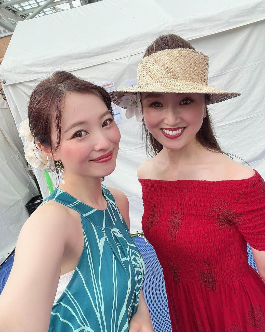 清里千聖さんのインスタグラム写真 - (清里千聖Instagram)「. #🏝️ 昨日は『JST NAGOYA HAWAI‘I Festival』 たくさんの方にご来場頂きありがとうございました🏝️💕 ⁡ 今年はオアシス21会場のMC をさせて頂きました🥰🎤 皆さんの心からフラを楽しんでいる姿に癒されました。 そして会場のやわらかくまったりとした空気感がこの #ハワイフェス の醍醐味。今年も最高でした🏝️❤️‍🔥 ⁡ また去年のハワイフェスでフラをやりたい♡ と心に決め今年はフラのステージデビューも 無事にさせて頂きました🌺 なかなかスケジュールがあわなかったのですが まゆ先生に優しく指導をして頂き、 とても楽しく当日を迎えることができました😌🫶🏻 @leinaniolaa のハラウの皆さんにも応援して頂き とても心強かったです🤍 ケイキちゃん達にも癒されました🥺🫶🏻 かわいい応援うちわまで...👏🏻 ありがとうございました🥰 ⁡ またリアルハワイに行ける日まで 昨日の余韻に浸りたいと思います😌🏝️💕 #Hawaii #hula #オアシス21」5月29日 19時27分 - chiseikiyosato