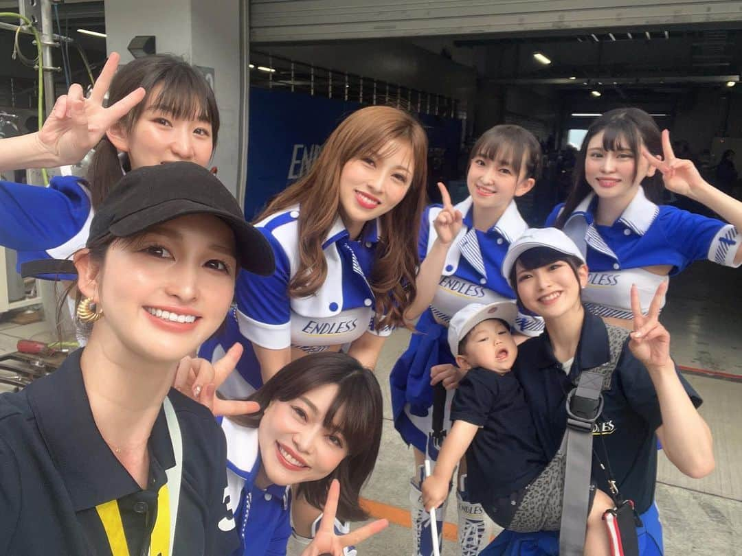 蒼真海（まみへえ）のインスタグラム：「💙🏁🐅💙  ㅤㅤㅤㅤㅤㅤㅤㅤㅤㅤㅤㅤ後輩ちゃんずと同期  ㅤㅤㅤㅤㅤㅤㅤㅤㅤㅤㅤㅤ  @supertaikyu_official  @fujispeedway_official   #富士24時間  #富士スピードウェイ  #SuperTaikyu #レースクイーン  #レース #サーキット #fujispeedway」