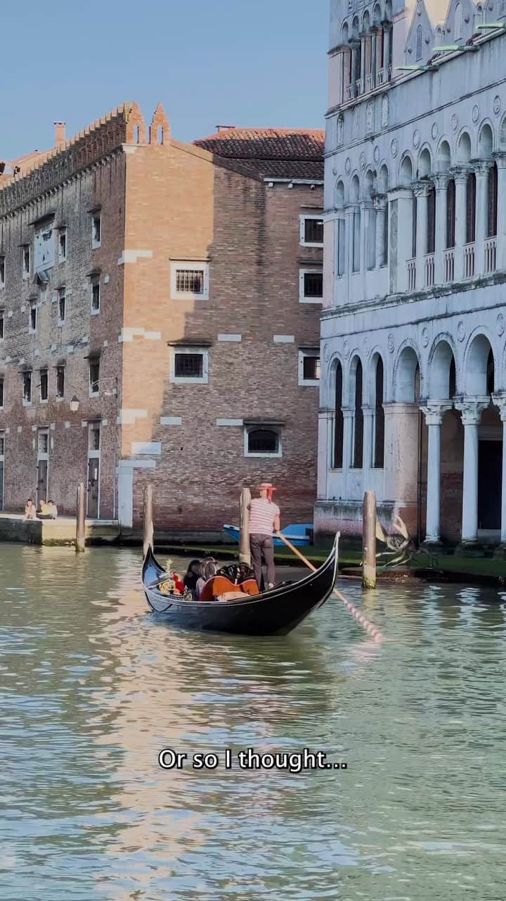 Nicanor Garcíaのインスタグラム：「Venice and architecture : Venecia y la arquitectura  #nicanorgarcia @travelarchitectures @beruehrungspunkte      I had an amazing time in Venice at the Berührungspunkte Meetingpoint and the Architecture Biennale. Already looking forward to going back next time!    @gira.international @keuco_official @trilux_global  #meetingpointforarchitects #venice #architecturebiennale」