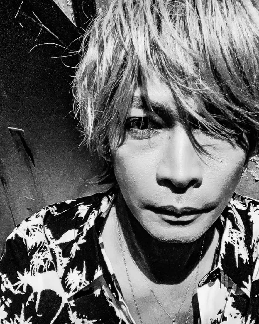 INORANのインスタグラム：「Later, guys!!!!! #backin鹿鳴館  Livestream to the world  at 20:00 JST on YouTube Live!!  https://www.youtube.com/watch?v=5RFTev4qTWs」