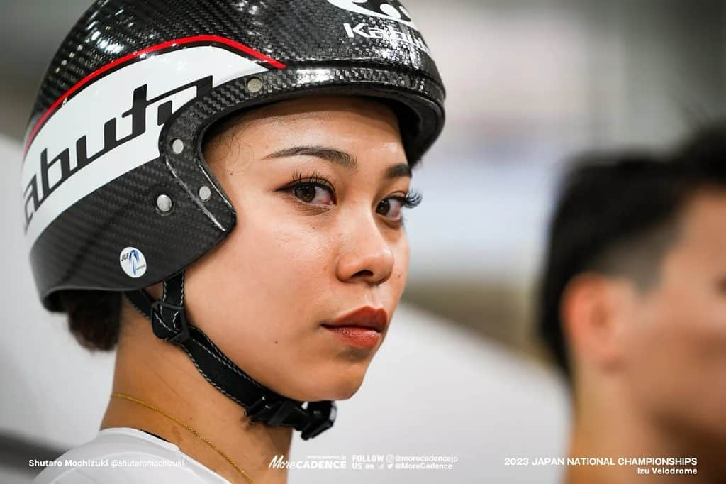 太田りゆのインスタグラム：「じろー👀‪”‬❤️‍🔥❤️‍🔥❤️‍🔥  #teambridgestonecycling #chaseyourdream #trackcycling #trackcyclist #cycling #cyclist #cyclingphotos #sprint #sport #athlete #japan  #自転車 #自転車競技 #サイクリング #スポーツ」