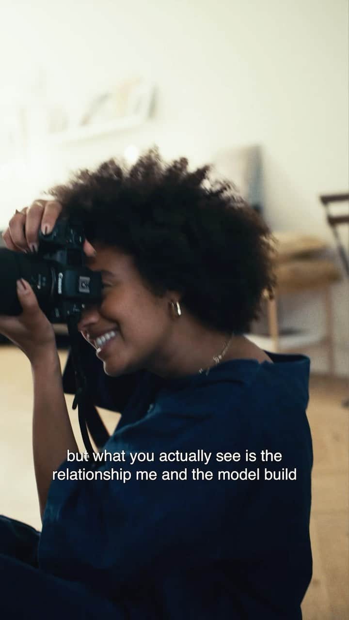 イーストパックのインスタグラム：「Eastpak Community is a series of five episodes that celebrates Black creative talents driven by a purpose. They are from different cities, have different backgrounds and stories but all have this in common: they are built to live their passion and make an impact in their communities.  Meet @cocoolakunle who’s a creative passionate about visual storytelling expressed through photography.  #builttoresist #eastpakcommunity」