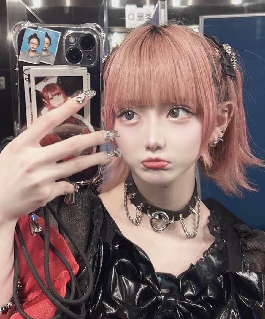 のインスタグラム：「なんやその口は」