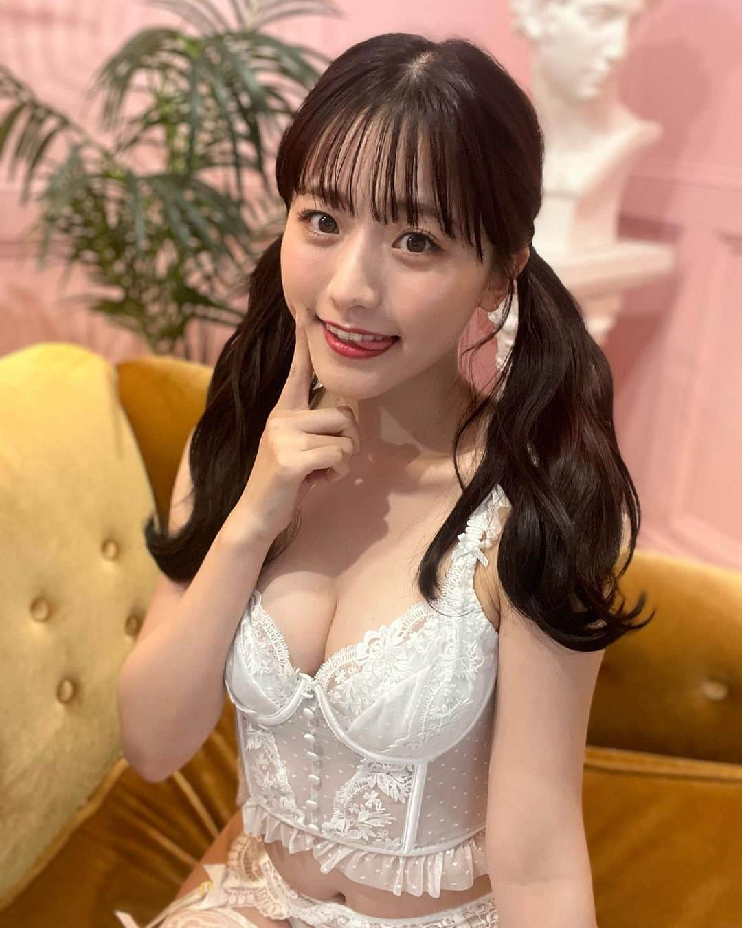 蓼沼優衣さんのインスタグラム写真 - (蓼沼優衣Instagram)「本日発売DOLCEオフショット🤍 初めての系統の衣装でした🫶🏻」5月29日 20時12分 - tadeyui