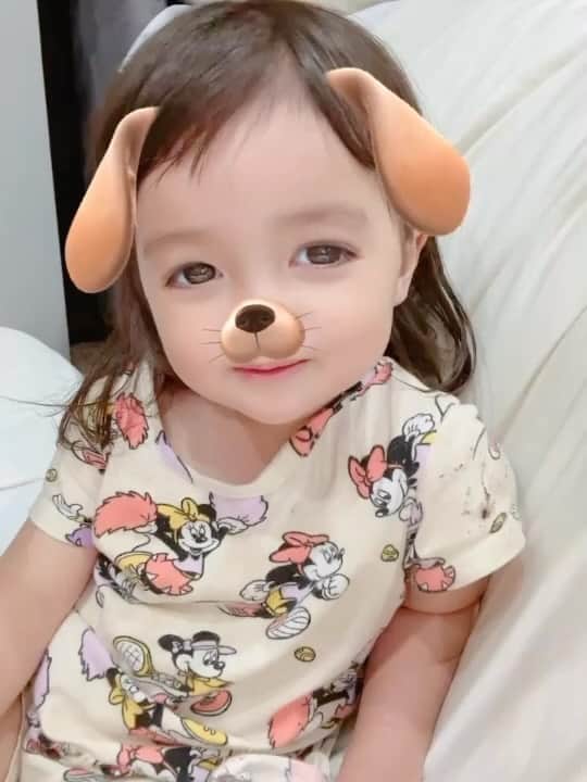 アレクサンダーのインスタグラム：「のんびりな美人ちゃん❤️ 平和だ今日は珍しく平和な子育て日和 お疲れ様です」