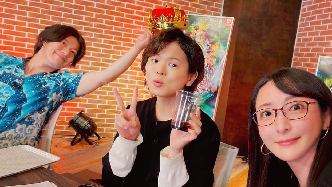 松澤千晶さんのインスタグラム写真 - (松澤千晶Instagram)「世界樹生放送、楽し過ぎました。 この3人でまた番組できたのが嬉しかったです。  ルシファーの村瀬歩、略してファユムと、ロリコン？の川原慶久＝ロリ原さんと。  この写真、乾杯したせいか、私ガンギマリですね。笑  #世界樹の迷宮 #村瀬歩 さん #川原慶久 さん」5月30日 7時16分 - chiaki_matsuzawa