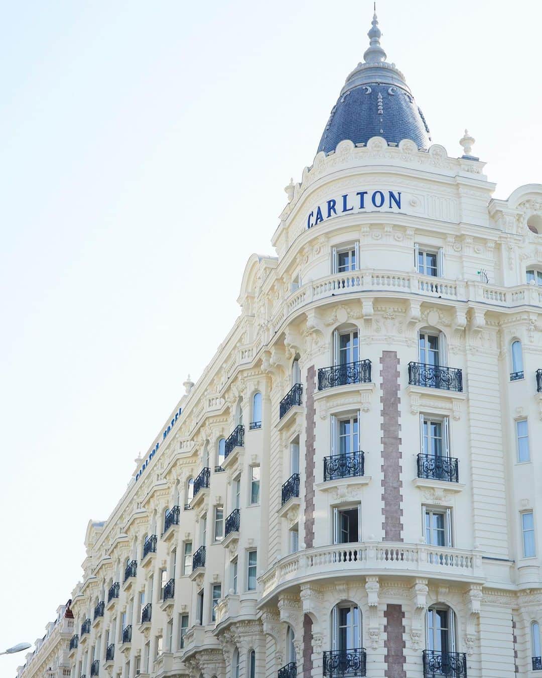 のインスタグラム：「......... #shot by @ellistonlutz」
