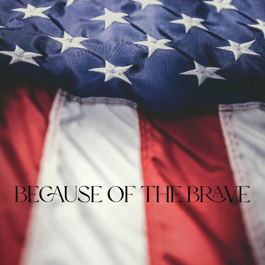 ケリー・ウォルシュ・ジェニングスのインスタグラム：「“Courage is almost a contradiction in terms. It means a strong desire to live taking the form of readiness to die.” - G.K. Chesterton  The true freedom by which I aspire to live & embody within all areas of my life is the exact freedom they fought for. They sacrificed for my expression of freedom just as much as yours. I do not take that for granted. Home of the free ✨ because of the brave.  My heart goes out to our fallen, courageous, heroic, patriotic brothers & sisters. My heart goes out to their Beloveds who carry their grief & their undying love with them.   My gratitude goes out to all 🙏 God bless & God sped to those we celebrate on Memorial Day 🇺🇸」
