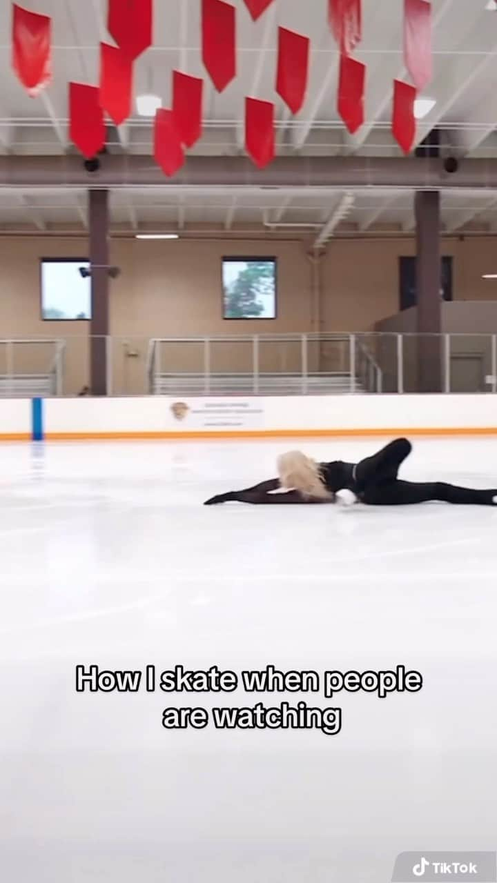 アンバー・グレンのインスタグラム：「VC ✨ @oniceperspectives ✨The struggle is real. #iceskating #figureskating #iceskater #figureskater #yurionice #teamusa」