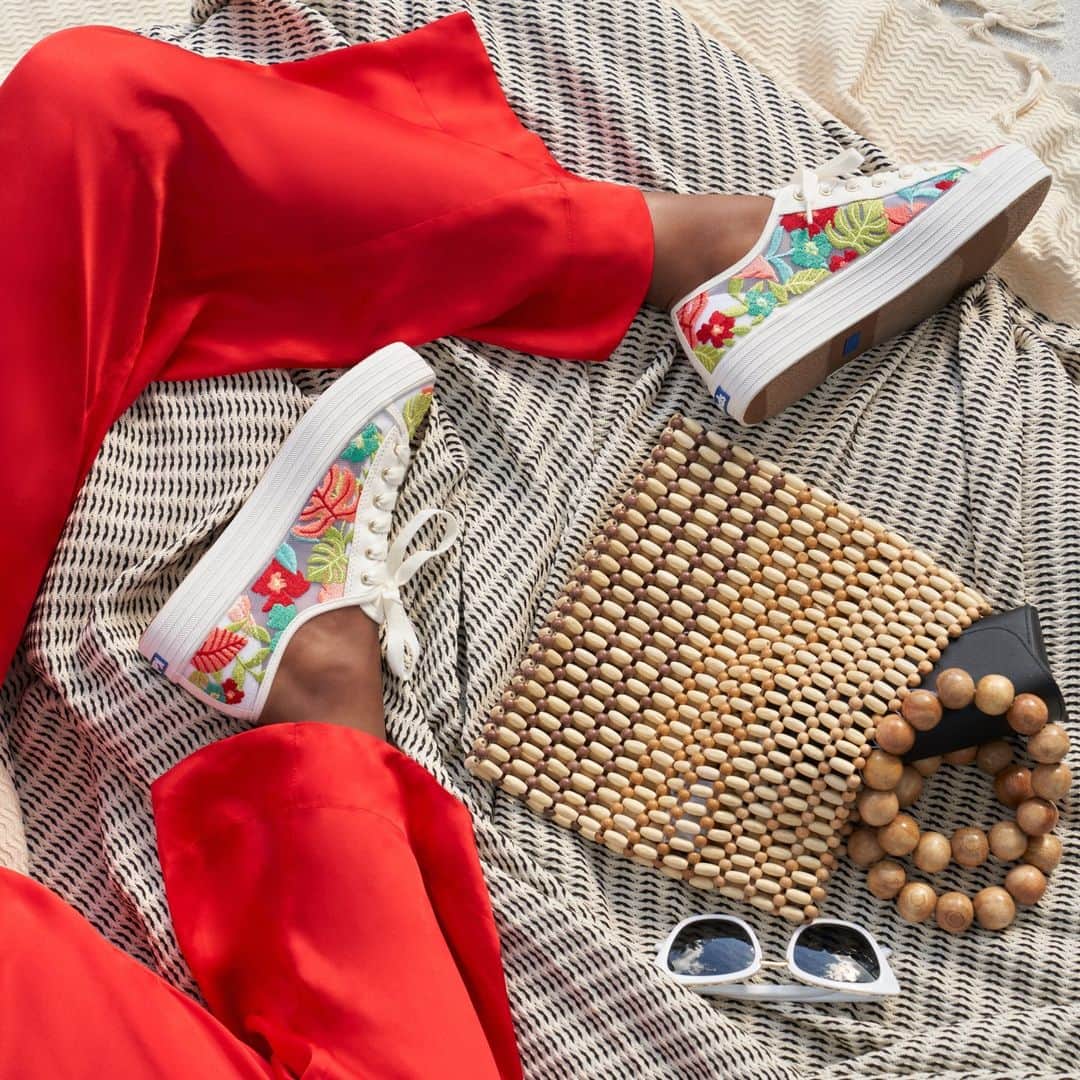 のインスタグラム：「Have shoes, will travel.」