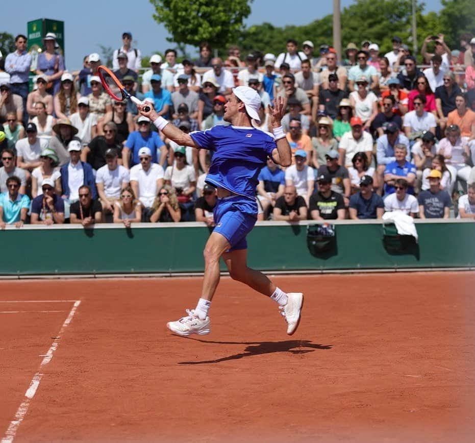 ディエゴ・シュワルツマンさんのインスタグラム写真 - (ディエゴ・シュワルツマンInstagram)「Una nueva batalla en @rolandgarros, difícil de explicar con palabras lo lindo que fue dar vuelta el partido de hoy. Alla vamos 2da ronda 🇫🇷😏🏃👊」5月30日 6時59分 - dieschwartzman