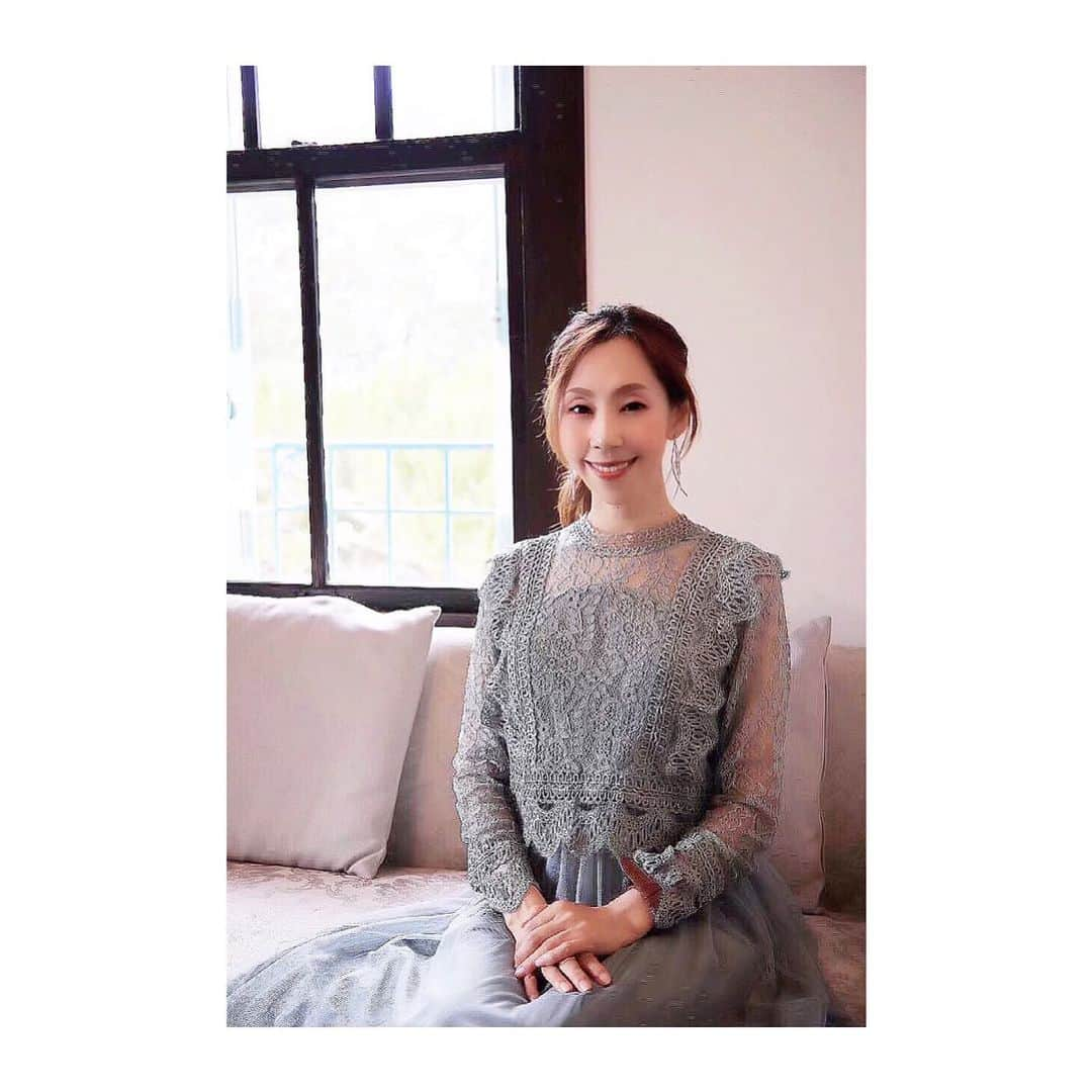 大原由美子のインスタグラム：「・ 皆さま、おはようございま〜す♡ 最近忙しくて投稿ができなかった〜😅💦 ・ ようやくサロンの紅茶部門かでき… 「TEA LABORATORY」として マルシェに初出店することができました〜🙌 ・ 初出店告知のストーリーを見てくださって… たくさんのメッセージをいただき 本当にありがとうございました〜🥹 ・ ではでは…久しぶりのpostはおでかけshot。。。📸 この日は涼やかなカラーのワンピースにしてみた。。。☺️ 季節の移り変わりが早すぎて… 日々のお洋服が追いついていかない私なのである〜😵‍💫💧 ・ ここからは…ちょこっと！？めっちゃ！？宣伝！！🫣 「サロンインスタ」 @salon.de.plaisir.y.o  の他に… 紅茶の「TEA LABORATORY」のインスタも始動！！👍 @tealaboratory2023  是非チラッと覗いていただけると嬉しいですっ😁🙌 ・ 今年は昨日…梅雨入り…🥲☔️ ジメジメで嫌だけど… 気持ちはいつも晴れ晴れで行こ〜っ！！👍 ・ 皆さま、今週もよろしくお願いしま〜す🫶 ・ ・ #夏コーデ#撮影#モデル#大原由美子#model#関西モデル#神戸モデル#模特#商品撮影モデル #fashion#👗#お洒落さんと繋がりたい#ファッションモデル#fashionmodel#アパレルモデル#関西webモデル#ワンピース#インフルエンサー#写真家さんと繋がりたい#Japanesemodel#모델#カメラマンさんと繋がりたい #ファッション#ootd#撮影モデル#ファインダー越しの私の世界 #被写体#ポートレートモデル#おでかけコーデ#tealaboratory」