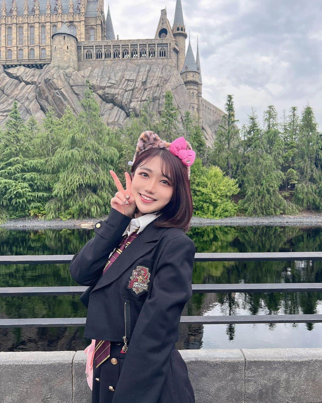 あやぱんさんのインスタグラム写真 - (あやぱんInstagram)「やっぱりグリフィンドールっしょ✌️🪄🧙‍♀️  #usj#ハリーポッター#ホグワーツ#ハリーポッターコーデ#グリフィンドール」5月29日 22時11分 - sugoi_a