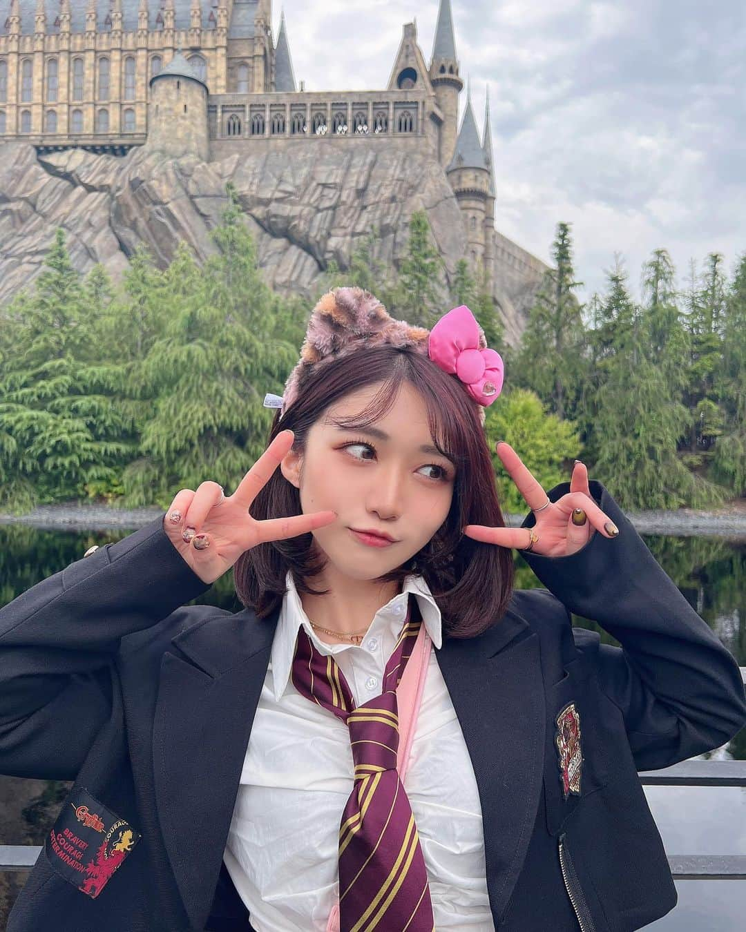 あやぱんさんのインスタグラム写真 - (あやぱんInstagram)「やっぱりグリフィンドールっしょ✌️🪄🧙‍♀️  #usj#ハリーポッター#ホグワーツ#ハリーポッターコーデ#グリフィンドール」5月29日 22時11分 - sugoi_a