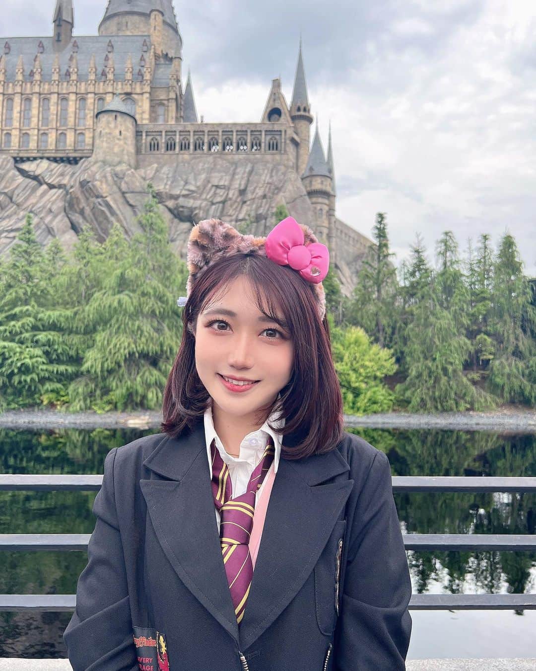 あやぱんのインスタグラム：「やっぱりグリフィンドールっしょ✌️🪄🧙‍♀️  #usj#ハリーポッター#ホグワーツ#ハリーポッターコーデ#グリフィンドール」