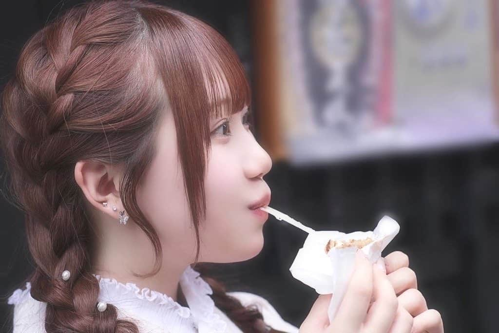 楠木しゅりさんのインスタグラム写真 - (楠木しゅりInstagram)「浅草デート 🍡♡  おいしいの食べれてしあわせだった〜〜  . . .  #浅草 #浅草グルメ #撮影会 #撮影会モデル #ポートレート #ポートレート女子 #ポトレ女子 #ポトレモデル #被写体モデル #浅草食べ歩き #浅草着物レンタル #着物女子 #着物ヘアアレンジ #着物ヘア #着物コーデ #フレンチガーリー #フレンチガーリーコーデ #ロングヘアアレンジ #アイドル前髪 #自撮り女子 #今日のコーデ #いいね返し #ootd #japanesegirl #instagood」5月29日 22時12分 - kusunoki_shuri