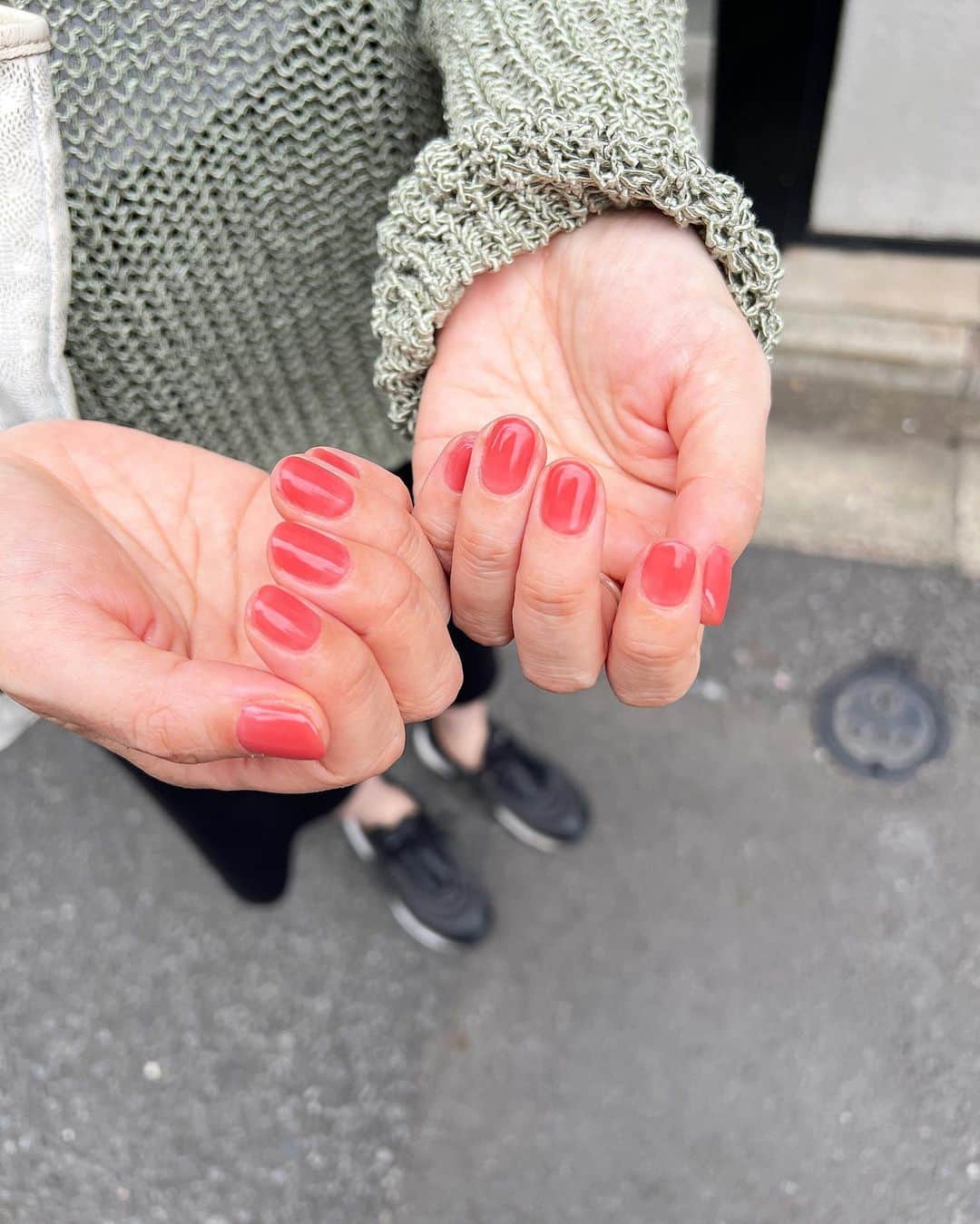 Kana Kobayashiさんのインスタグラム写真 - (Kana KobayashiInstagram)「#nails #シンプルネイル #ネイル #ワンカラーネイル #東京ネイルサロン」5月29日 22時15分 - anela_kana