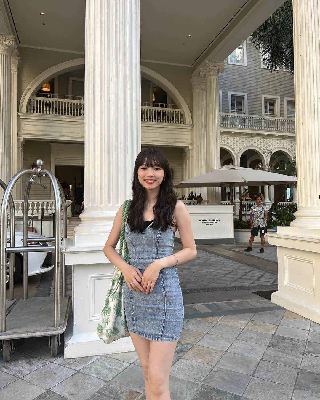 齋藤万莉奈さんのインスタグラム写真 - (齋藤万莉奈Instagram)「2020年振りの海外旅行〜🩵 ずーーーっとこの日を待っていた🥲  ハワイに行ってきたよ𓆉🤍 念願のホヌ！2号機か3号機がいいなあと思ってたら2号機に乗れた☺️ 帰りの機内で母がぬいぐるみを購入🫶🏻笑  ただ外を歩いてるだけでも最高な気分で幸せな1週間だった🌿」5月29日 22時18分 - kupulauawa