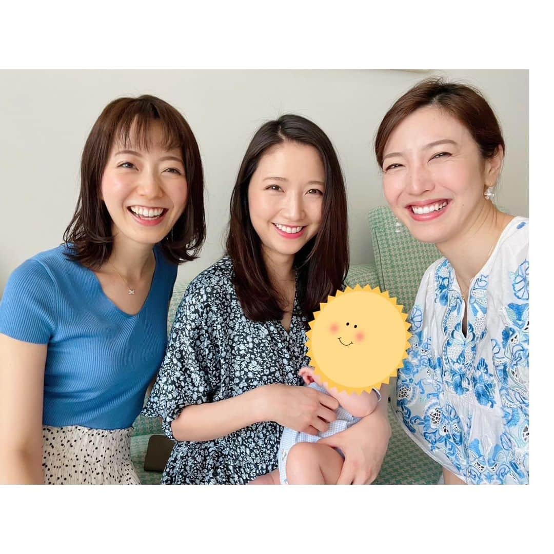 内田嶺衣奈さんのインスタグラム写真 - (内田嶺衣奈Instagram)「🍼  先日、三田さんとベビちゃんに会いに行ってきました👶🩵  よーちゃんとバルーンを持って🥳🎈笑。  ママになった三田さんはますます幸せオーラ溢れ輝いていました🥹 ベビちゃんは可愛すぎて可愛すぎて…！！！ 抱っこさせてもらったのですが、 あたたかくてモチモチ肌でもう堪らなかったです…🤤💓 笑ったり泣いたり眠くなったり、表情豊かでずーーっとみていられるなぁ🤭  ベビちゃんを抱っこしているとパルちゃんが甘えてきて可愛いが大渋滞でした🫨💓  #三田さん #ベビちゃん #HelloWorld🌍 #癒し #幸せ #お邪魔しました🥰」5月29日 22時19分 - reina.uchida