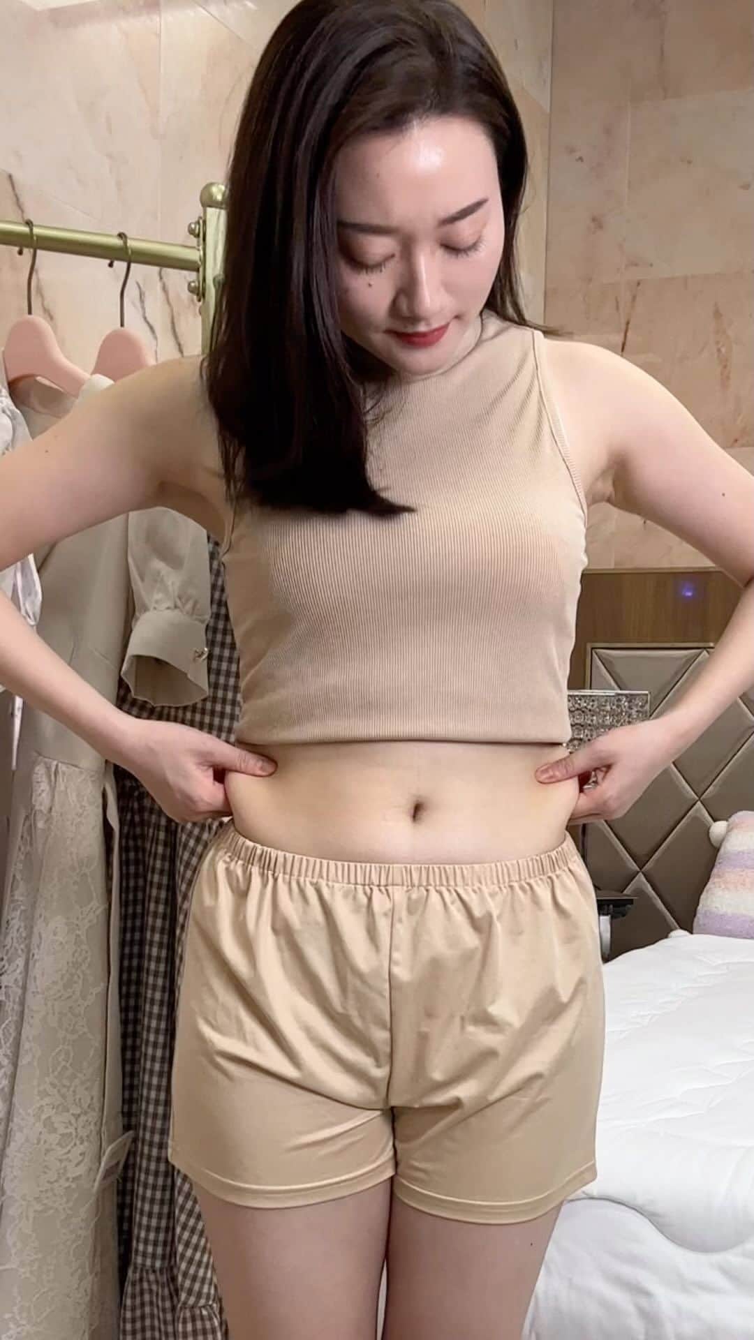 リガレクトのインスタグラム：「. これさえやれば絶対痩せる😏 . ーーーーーーーーーーーーーーーーーーーーー 　　　🎀Reborn-fit🎀 「リボーンフィット」とは？😳 ☑締め付け最強コルセット ☑ｳｴｽﾄｰ13cm!? 　着けるだけで即くびれ ☑バレずにウエストくびれ ☑年齢関係なく着けれる ☑お洒落好きにおすすめ♡ . ・ぽっこりお腹が気になる💦 ・ジムは嫌いだけどくびれて見せたい ・楽して""くびれ""を作りたい . 気になる項目があれば是非、 サイトをcheckしていただけると嬉しいです💓  #Rebornfit #リボーンフィット #コルセット #くびれ #くびれメイク #即くびれ #美くびれ #ダイエット #着痩せ #細見え」