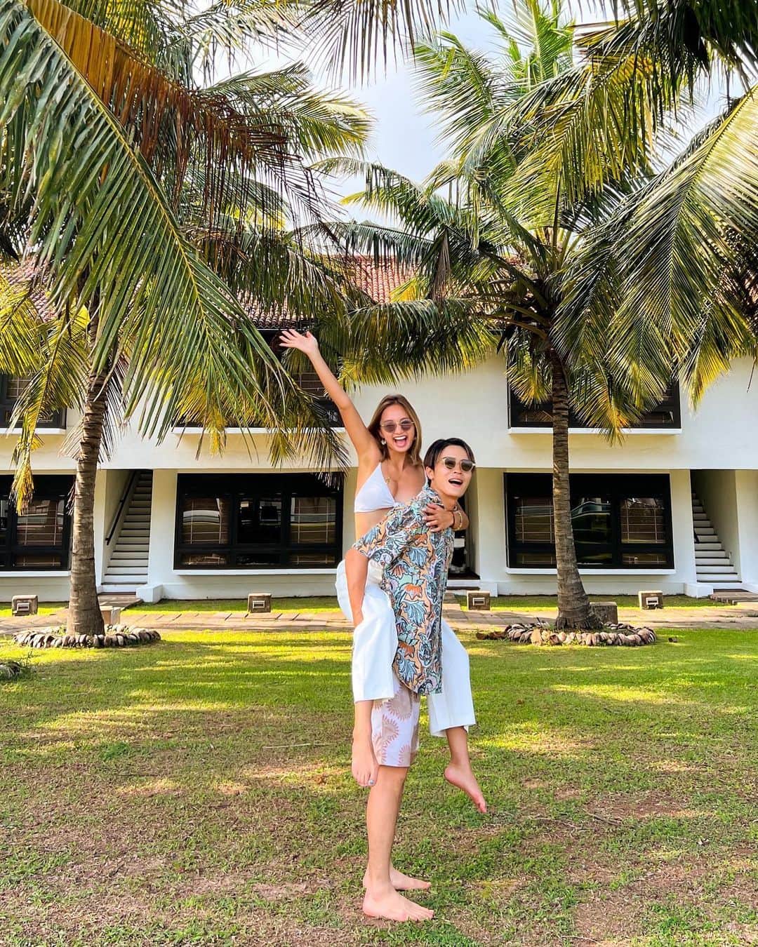 近藤あやさんのインスタグラム写真 - (近藤あやInstagram)「スリランカで泊まったホテル🇱🇰  Jetwing Hotelグループの ジェットウィングラグーン🐬💙  お部屋はこんな感じ〜✨ ジャグジーあるの嬉しすぎ🤦🏼‍♀️！！ アーユルヴェーダもホテルでできるよ♡  ほんとスリランカ旅行、一人旅、 女子旅、カップルにおすすめ すぎる🥹💖💖  #jetwinghotels #jetwinglagoon  #SriLanka #スリランカ #スリランカ旅行 #夫婦 #海外旅行」5月29日 22時34分 - doraemontoaya