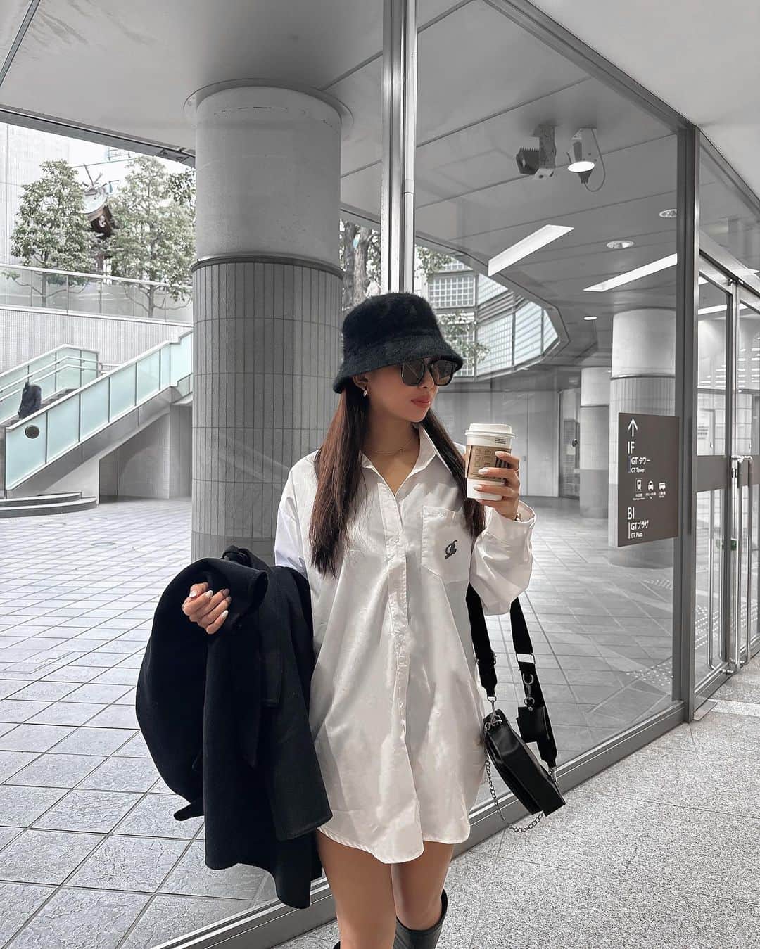 UESUGIRINAのインスタグラム：「OUTFIT.  いつだかの私服こーで🧋🩶 載せとこ笑     #shirtdress」
