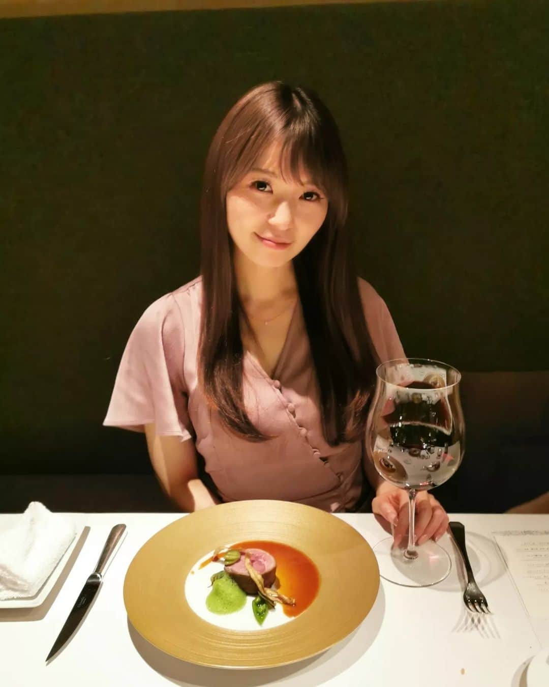 畠山優梨枝のインスタグラム：「すごく好みだったレストラン♥️♥️ 雰囲気もお料理もワインも素敵でした🍷  #plaigatokyo#プレーガトウキョウ#フレンチ#大手町#大手町ディナー#ワイン」