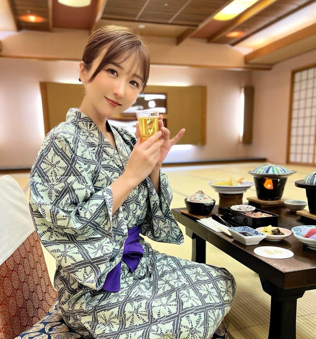 のインスタグラム：「15th記念写真集製作の クラウドファンディングで 旅行プランのお申込みをしてくれたファンの皆さんと一緒に 伊東温泉に行ってきました🌼  昼間はBBQしたり 修善寺虹の郷へ行って みんなで電動バイクに乗りました☺️ 楽しかった✨ 二日間ありがとうございました🫶  いっぱいはしゃいだら声枯れちゃた😂w 病院でお薬貰ったので 撮影までに声出るようになりますように😭🥹」