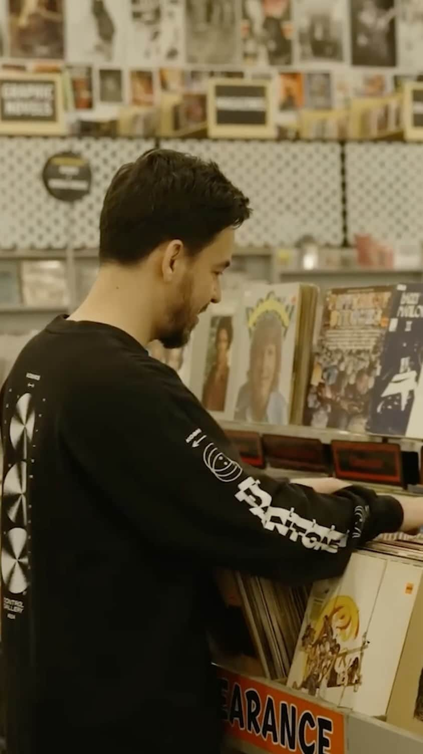 リンキン・パークのインスタグラム：「@m_shinoda sat down with The Wall Street Journal to discuss the resurgence of vinyl. Watch the full interview - Link in our bio.」