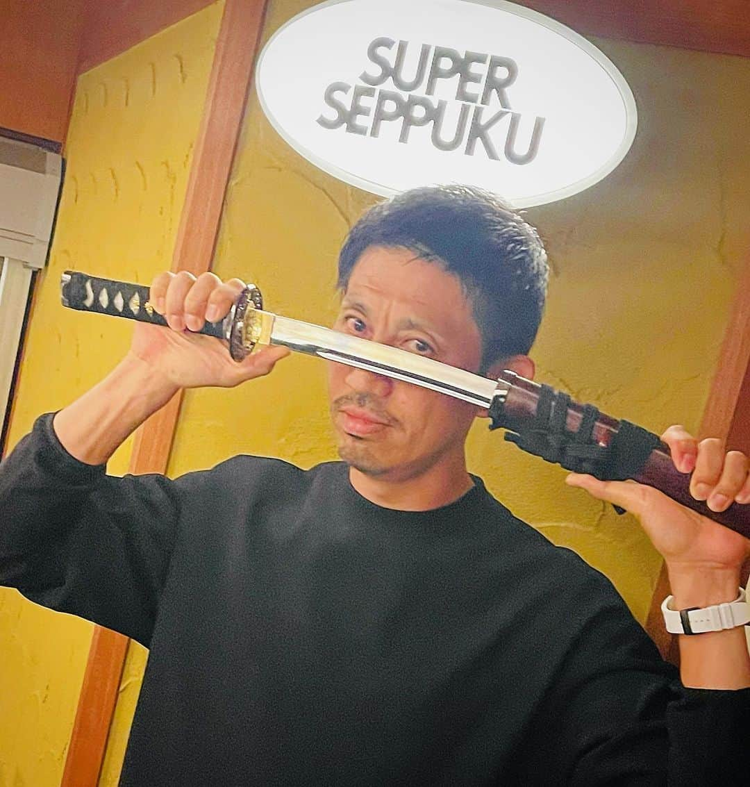 百瀬俊介のインスタグラム：「超切腹SUPER SEPPUKU 薪鰻 うながとう！ 都内某所、完全会員制の住所非公開。 食材にこだわりここでしか味わえない料理がここにある。 鰻のフルコース、最高でした！ グランドオープンおめでとうございます㊗️  #superseppuku #unagi #unagato #超切腹 #超切腹薪うながとう #住所非公開 #薪鰻 #紹介性」