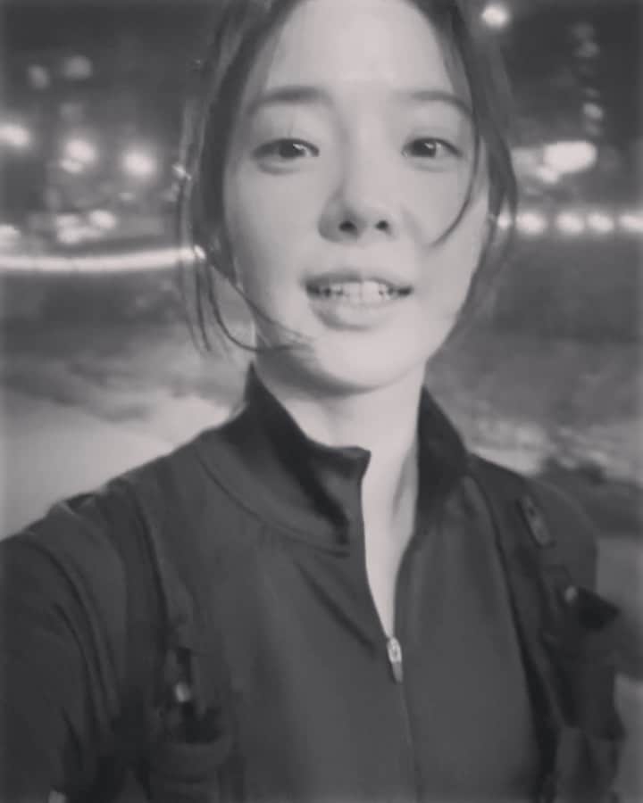 イム・セミのインスタグラム：「Thank you for the birthday wishes 🩶 I hope everyone is happy, healthy, and safe 🙂」