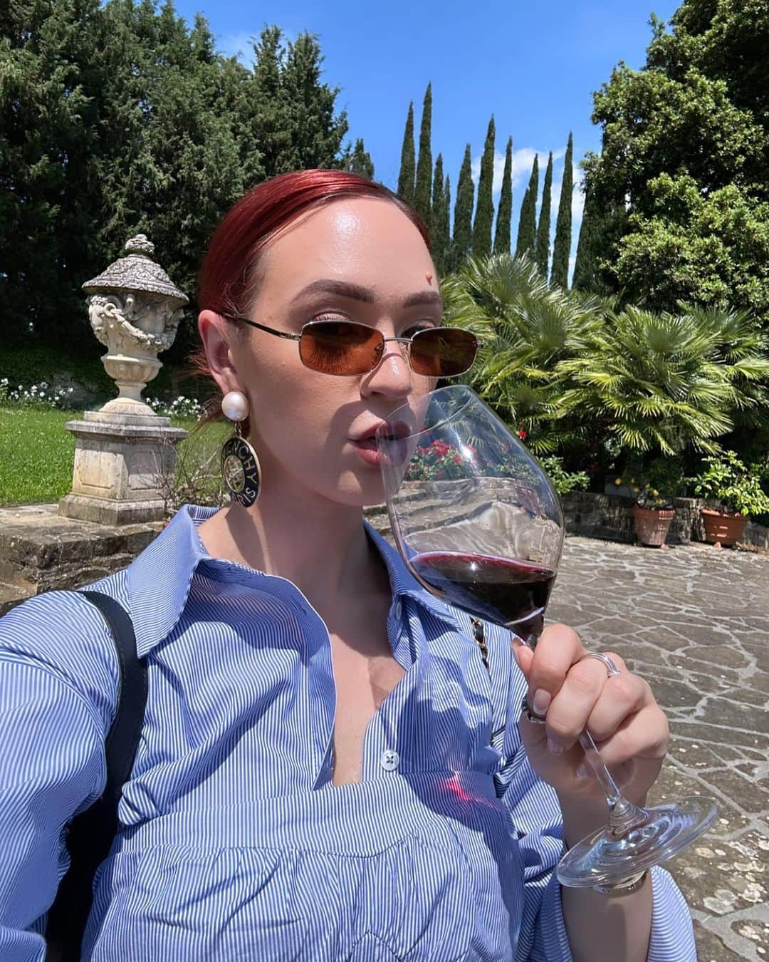 アリーシャ・マリーのインスタグラム：「italy diaries🍷🇮🇹🍝🍕   i actually had a dream last night about the food and if that doesn’t say a lot about me or how my trip went idk what does. tag someone u want to travel through europe with 🤍」