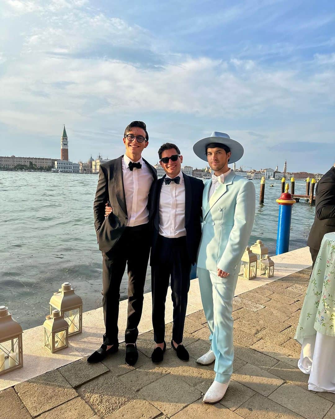 アンドリュー・ウォーレンさんのインスタグラム写真 - (アンドリュー・ウォーレンInstagram)「Served yet another wedding lewk 🧊 Huge congrats to @kyleroth23 & @claudiakrogmeier and thanks for an amazing weekend in Venice 🚤🍝🇮🇹」5月30日 1時00分 - adwarren