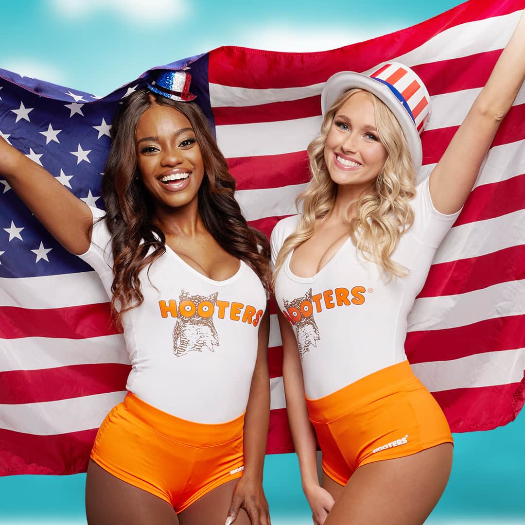 Hootersさんのインスタグラム写真 - (HootersInstagram)「Today we salute those who gave everything for our freedom ❤️🤍💙 #grateful #MemorialDay」5月30日 1時00分 - hooters