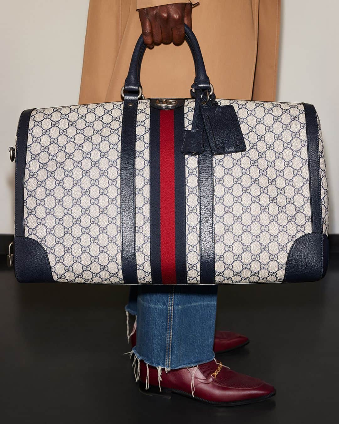 グッチさんのインスタグラム写真 - (グッチInstagram)「With emblematic codes, the Gucci Savoy duffle explores the House’s origins in luggage. Discover more at the link in bio. ⁣ ⁣ #GucciValigeria」5月30日 1時00分 - gucci