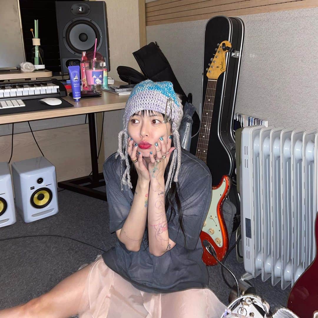 ヒョナ さんのインスタグラム写真 - (ヒョナ Instagram)「작업🤍💞✨」5月30日 0時57分 - hyunah_aa