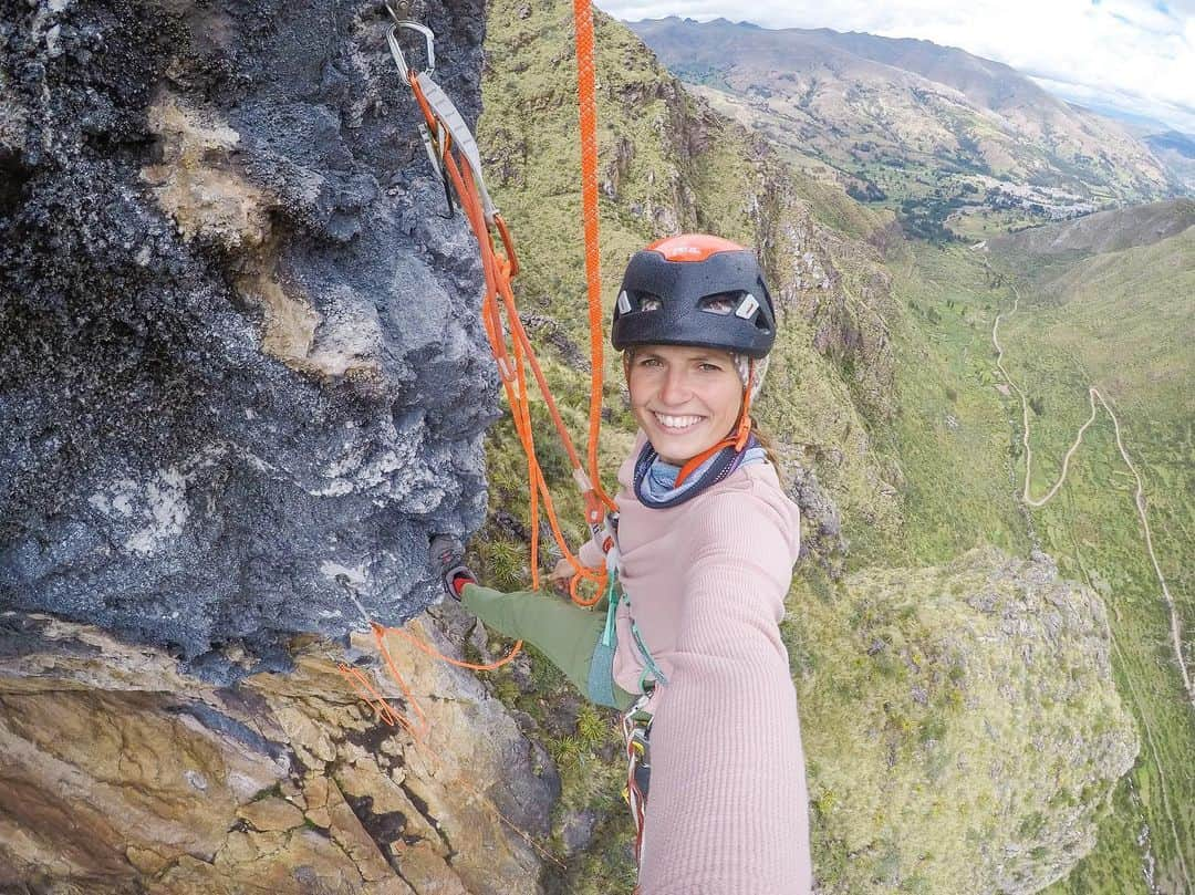 シャーロット・デュリフさんのインスタグラム写真 - (シャーロット・デュリフInstagram)「I wrote an article for @petzl_official about my 700th route 8a (or harder) that retraces pretty much the last 20+ years of my climbing career…  … from starting out multipitch climbing in the Alps as a kid, to witnessing the historical first ascent of Biographie by @chris_sharma , to pushing my own limits up to climbing 9a, and to finally falling in love with bolting.  Check it out on @petzl_official website (link in my bio).  📸 Selfie hanging above Pitumarca in Peru, while bolting The Sheep prow,  one of my proudest lines and favorite places that I’m so looking forward to go back to 🤞🏼😍」5月30日 0時59分 - chadurif