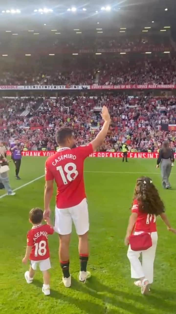 カゼミーロのインスタグラム：「This is Old Trafford!! This is the Theater of Dreams!!  ❤️」