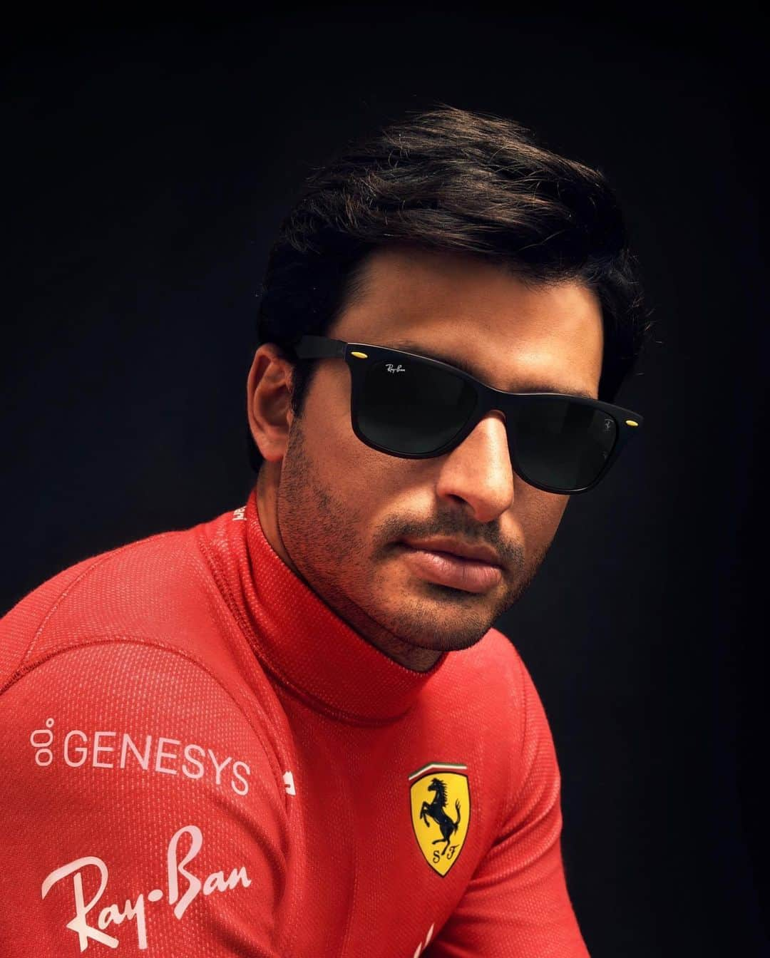 レイバンさんのインスタグラム写真 - (レイバンInstagram)「The countdown for Spain begins. @CarlosSainz55 steps up to the challenge with a new exclusive ahead of the Circuit de Barcelona race. Stay tuned!  #CarlosSainz #ScuderiaFerrari #SpainGP」5月30日 1時06分 - rayban