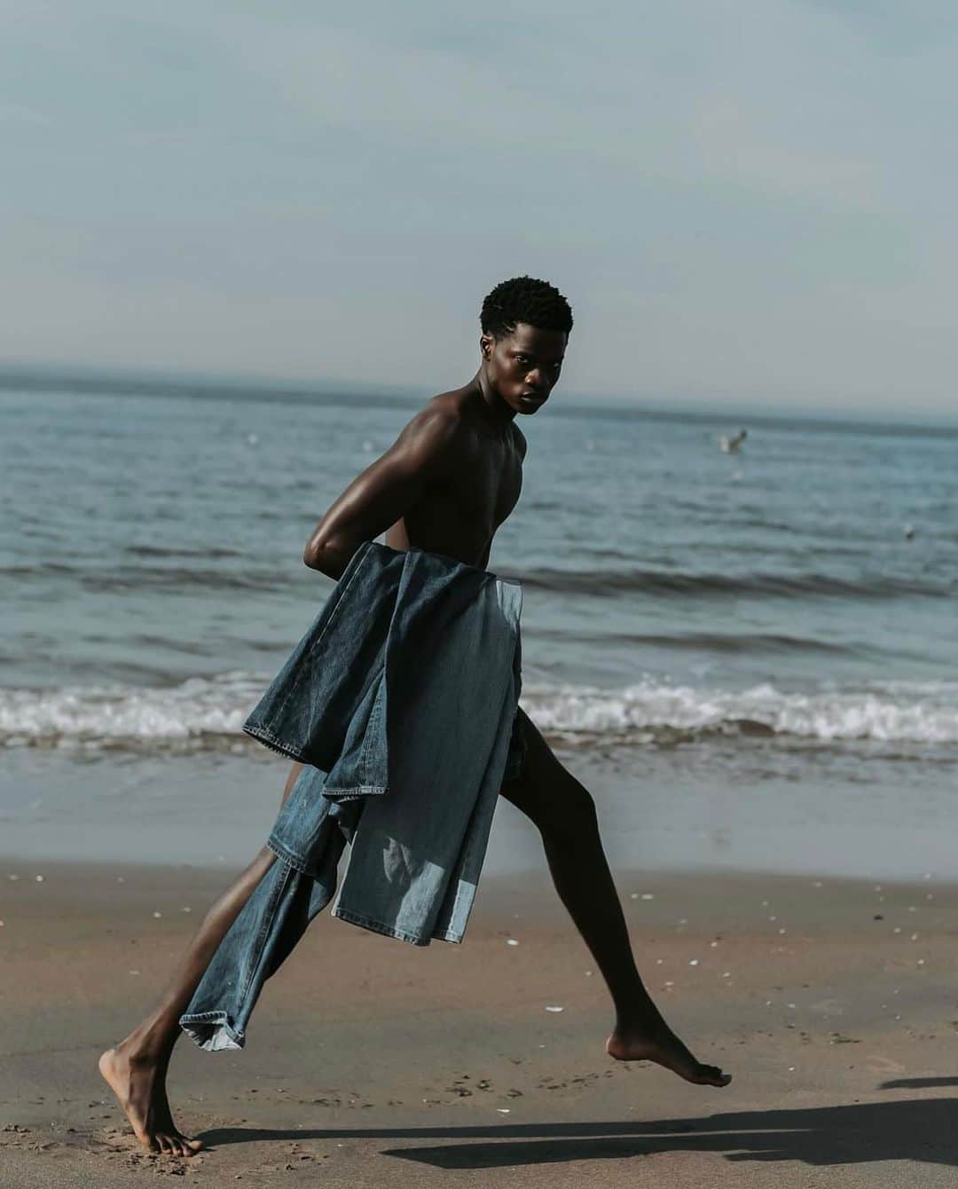 Levi’sのインスタグラム：「54,750 DAYS OF THE LEVI'S 501's  “Growing up in Jamaica, owning a pair of Levi’s 501 jeans was a staple in every household. Looking back, I realize that owning a pair of Levi's was a small but meaningful way of breaking free from the constraints of not having it all. Even if all I had were dreams, I felt like an unstoppable force simply because I owned a pair of 501s.” — @kamyiis」