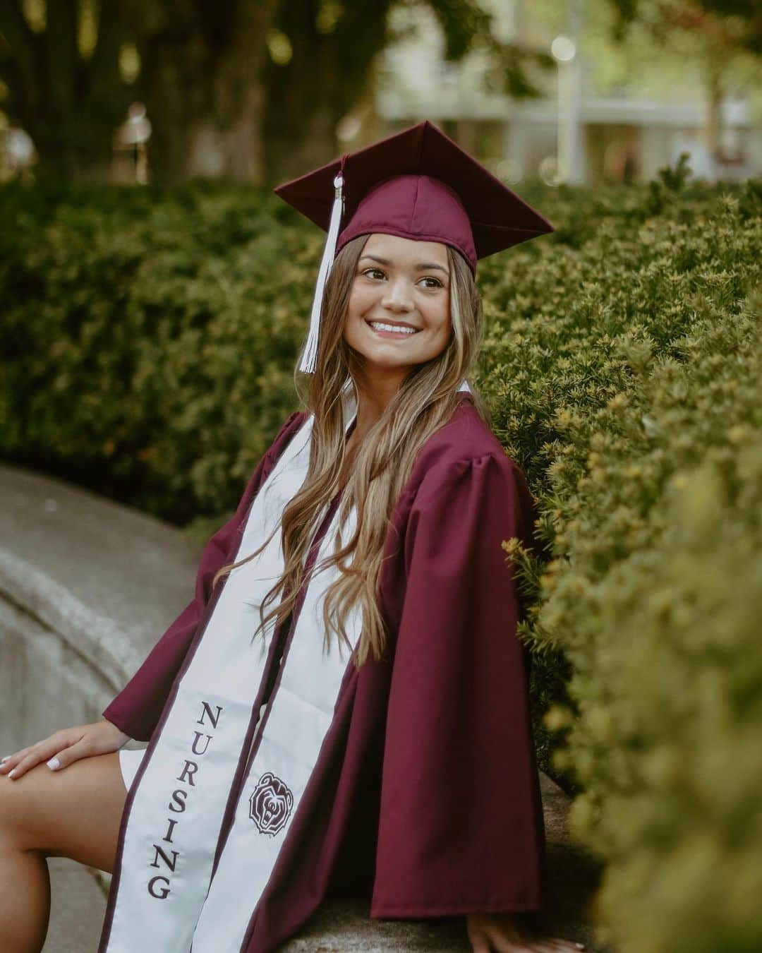 ガビ・シュールさんのインスタグラム写真 - (ガビ・シュールInstagram)「Thankful for my time at @missouristate !!🤍🐻」5月30日 1時55分 - gabishull