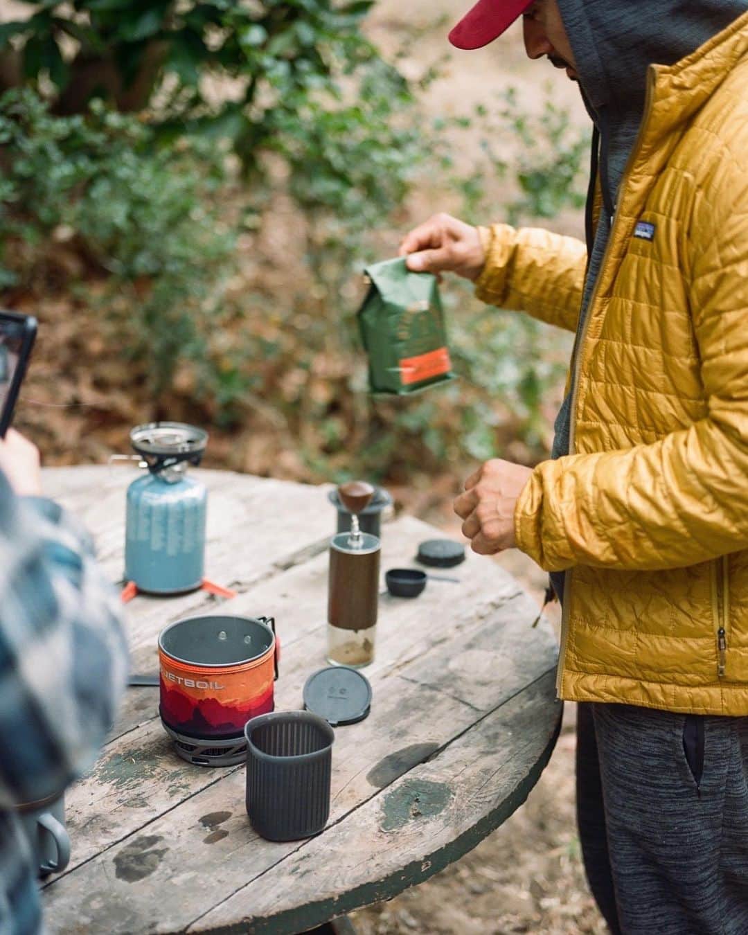 Stumptown Coffee Roastersさんのインスタグラム写真 - (Stumptown Coffee RoastersInstagram)「Anyone go camping with coffee this weekend? ⛺️☕️   If you decided to stick around town instead, our Stumptown cafes are open normal business hours today.   Photos by: @thisguysdope_disguise」5月30日 1時56分 - stumptowncoffee